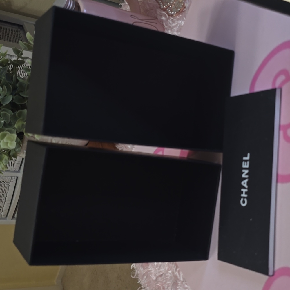 Chanel Box - Picture 3 of 7